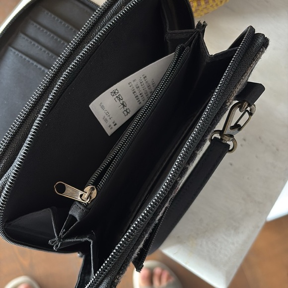 Pendleton Black and Brown Geometric Crossbody Bag - Picture 6 of 6